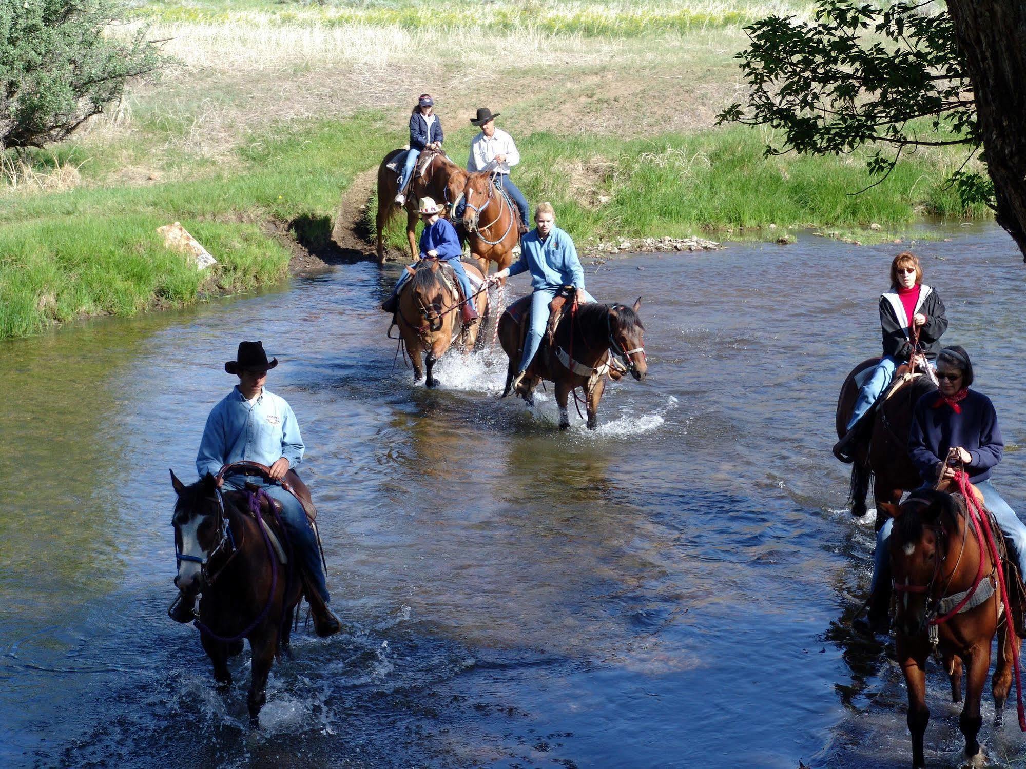 The Ranch At Ucross Hotel Екстериор снимка